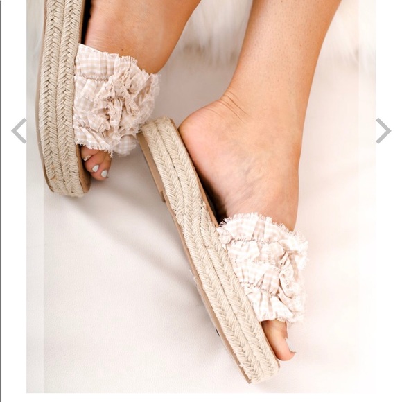 New in box espadrilles. Taupe and white - Picture 2 of 3